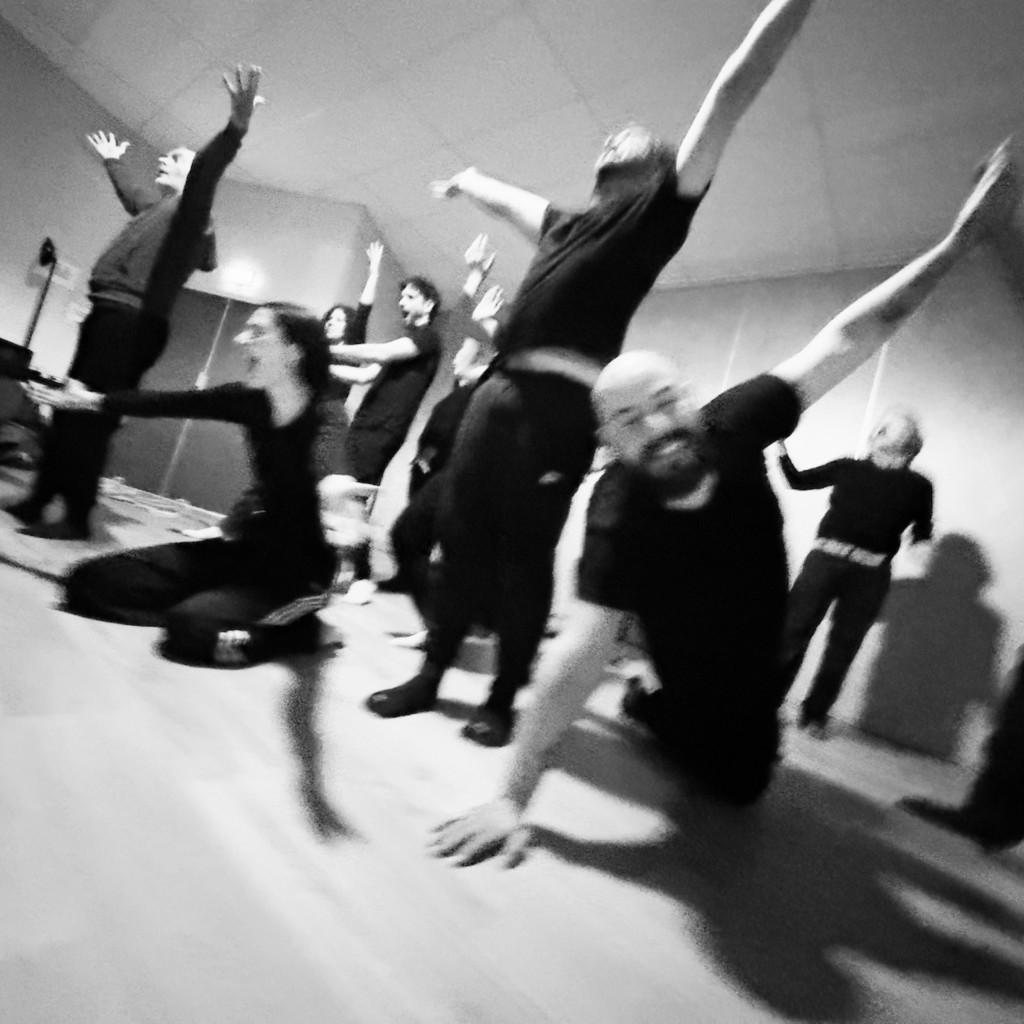 Troupe rhizÖm spectacle SOUS SILENCE